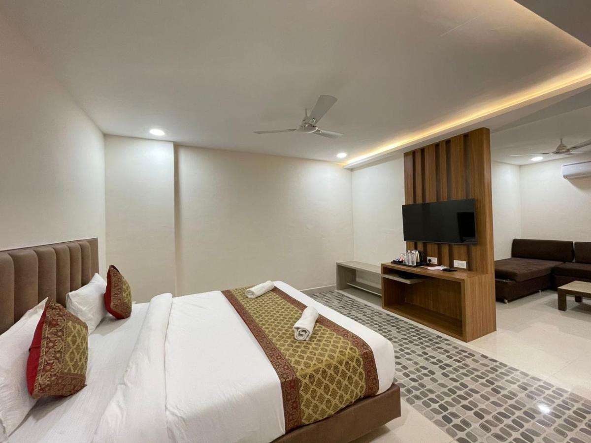 Hotel Santoor バラナシ エクステリア 写真
