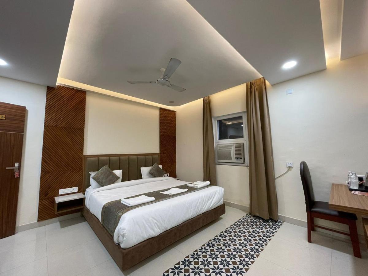 Hotel Santoor バラナシ エクステリア 写真
