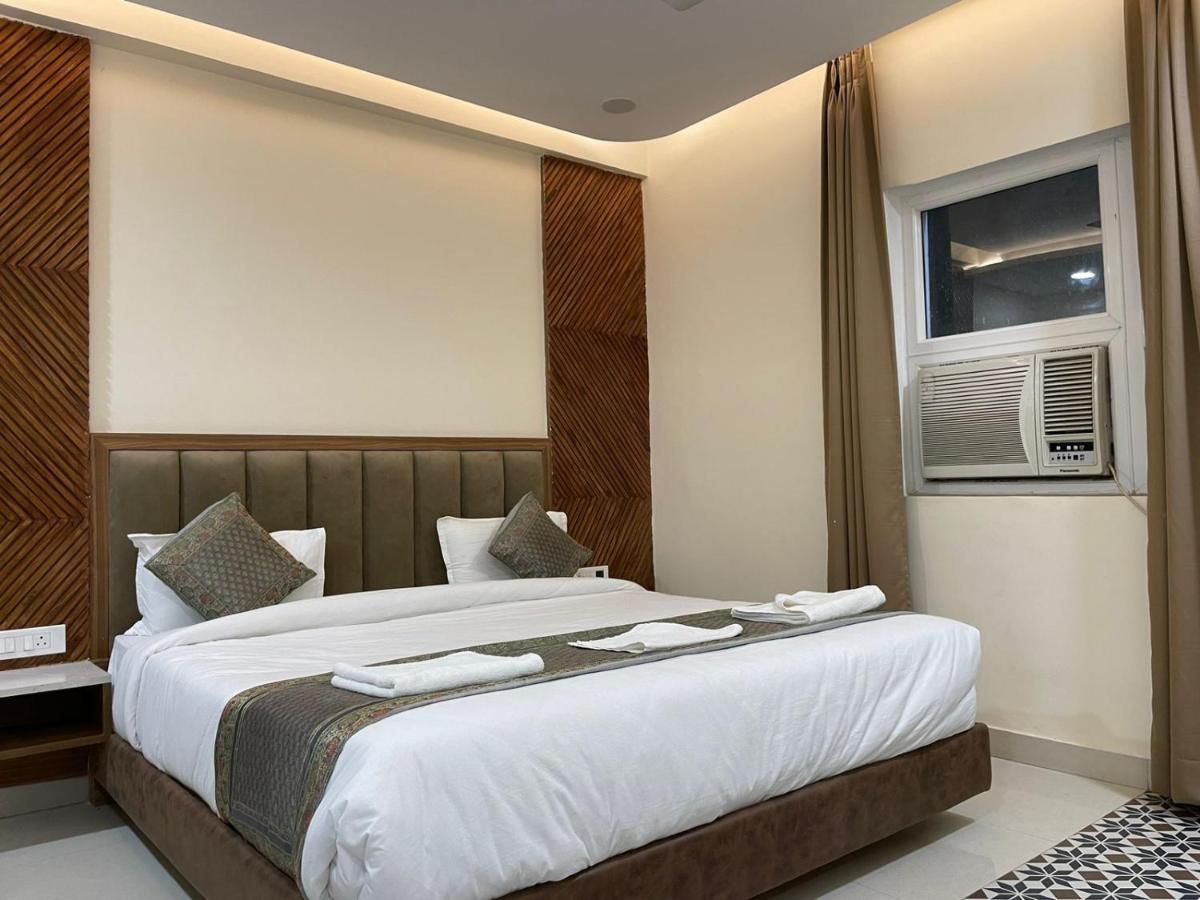 Hotel Santoor バラナシ エクステリア 写真