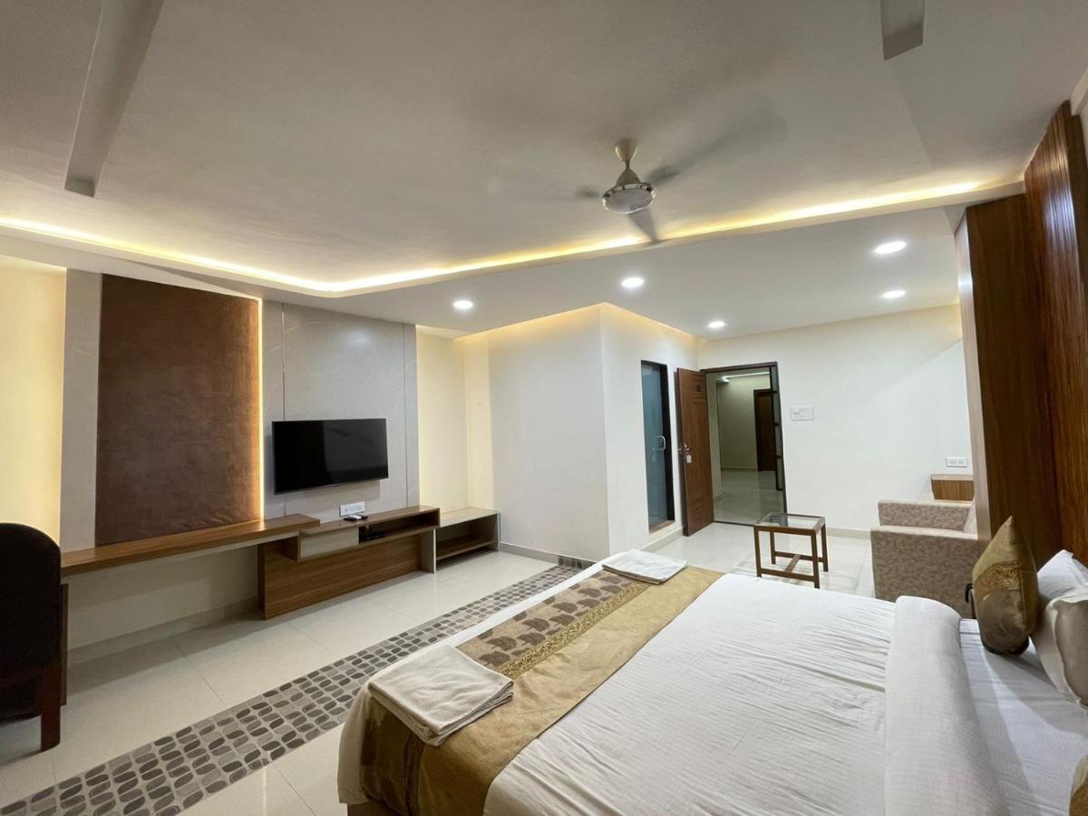 Hotel Santoor バラナシ エクステリア 写真