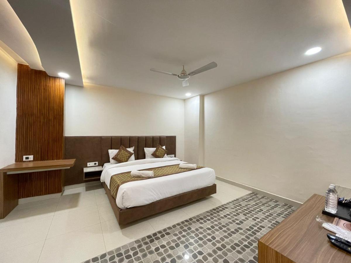 Hotel Santoor バラナシ エクステリア 写真