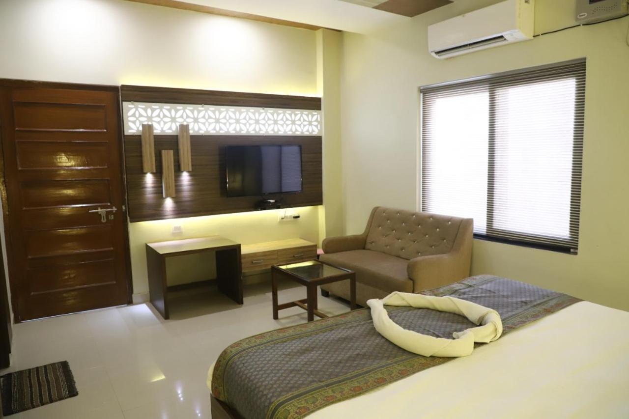 Hotel Santoor バラナシ エクステリア 写真