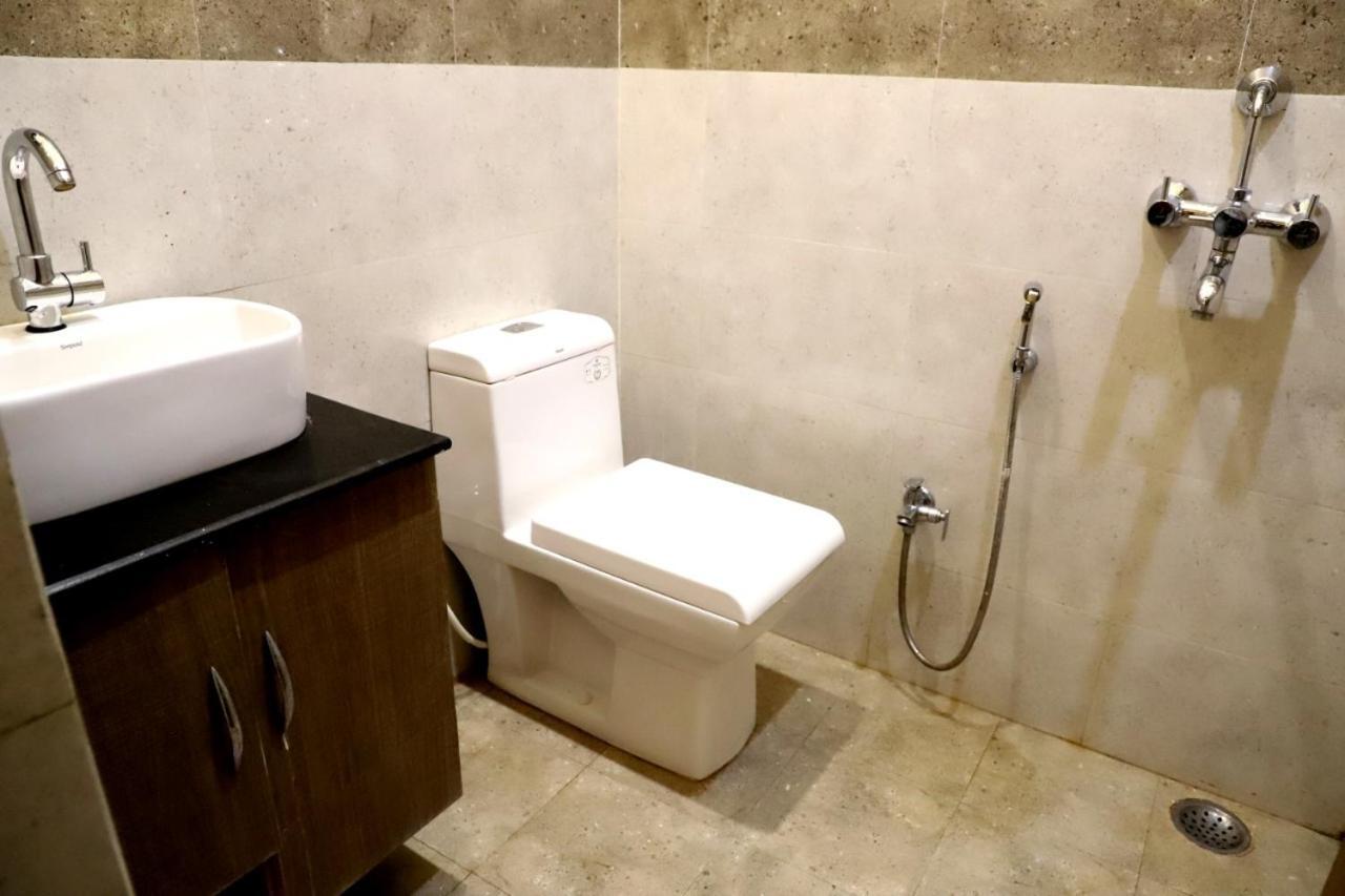 Hotel Santoor バラナシ エクステリア 写真