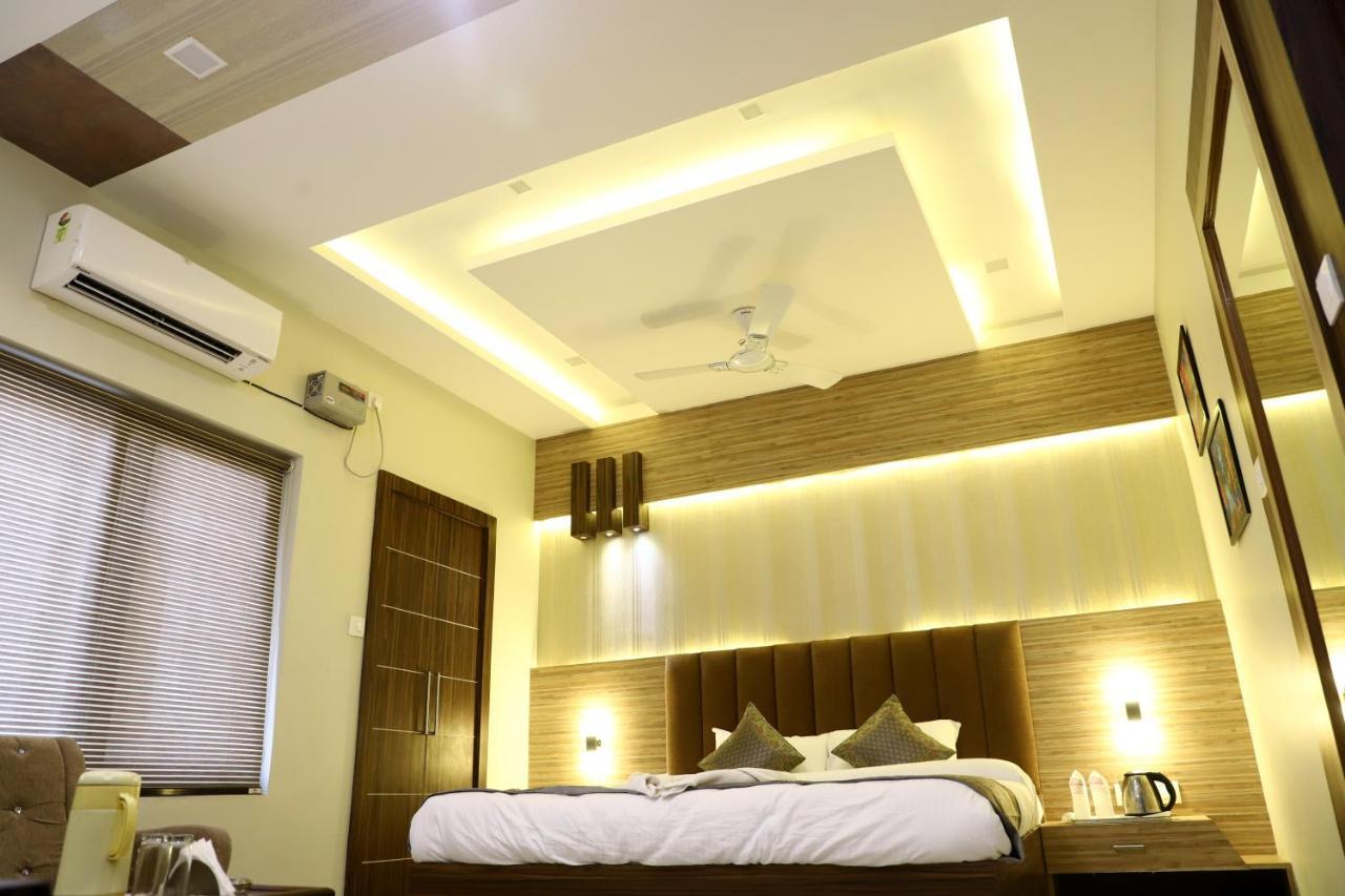 Hotel Santoor バラナシ エクステリア 写真